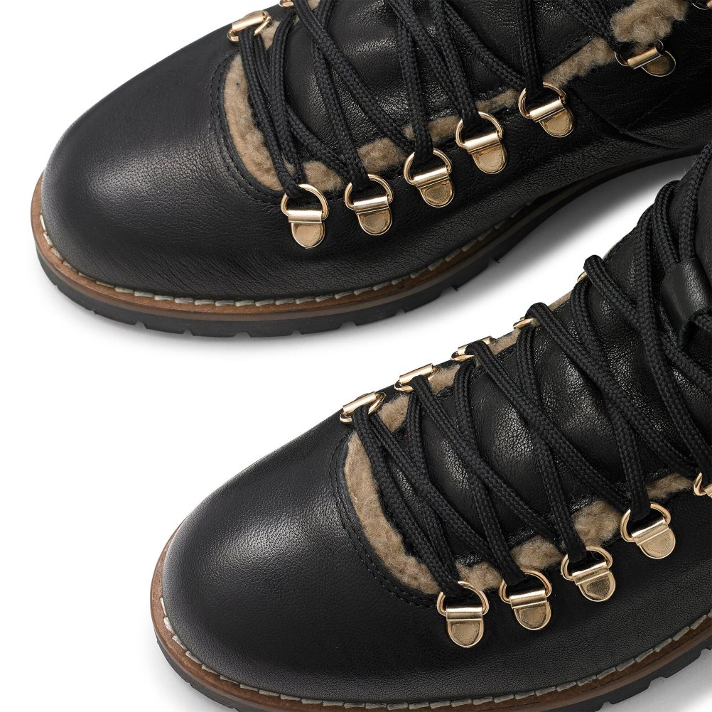 Black Russell And Bromley Bear Warm Lined Lace Up Women's Ankle Boots | CA-6974Z