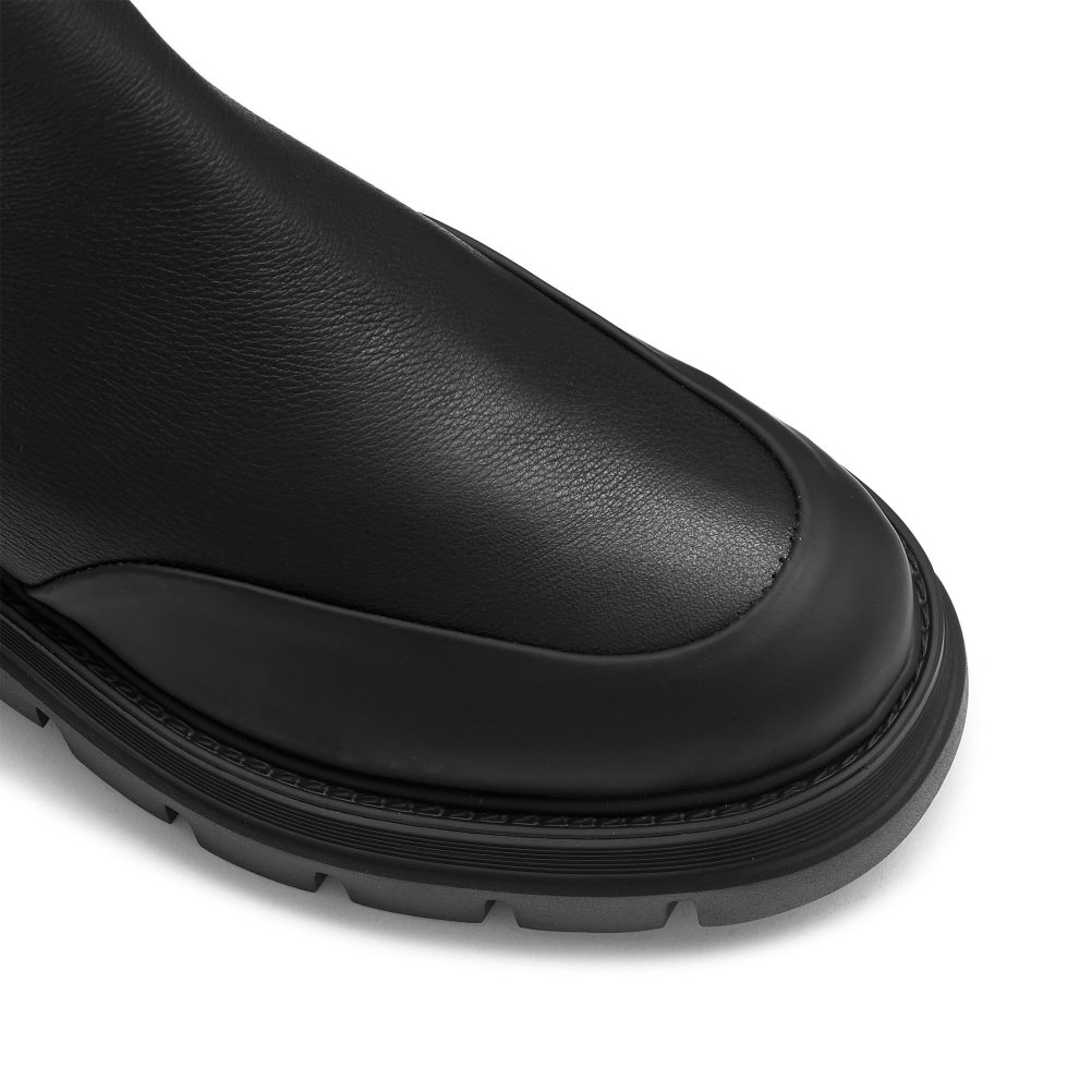 Black Russell And Bromley Conquer Women's Chelsea Boots | CA-2045X