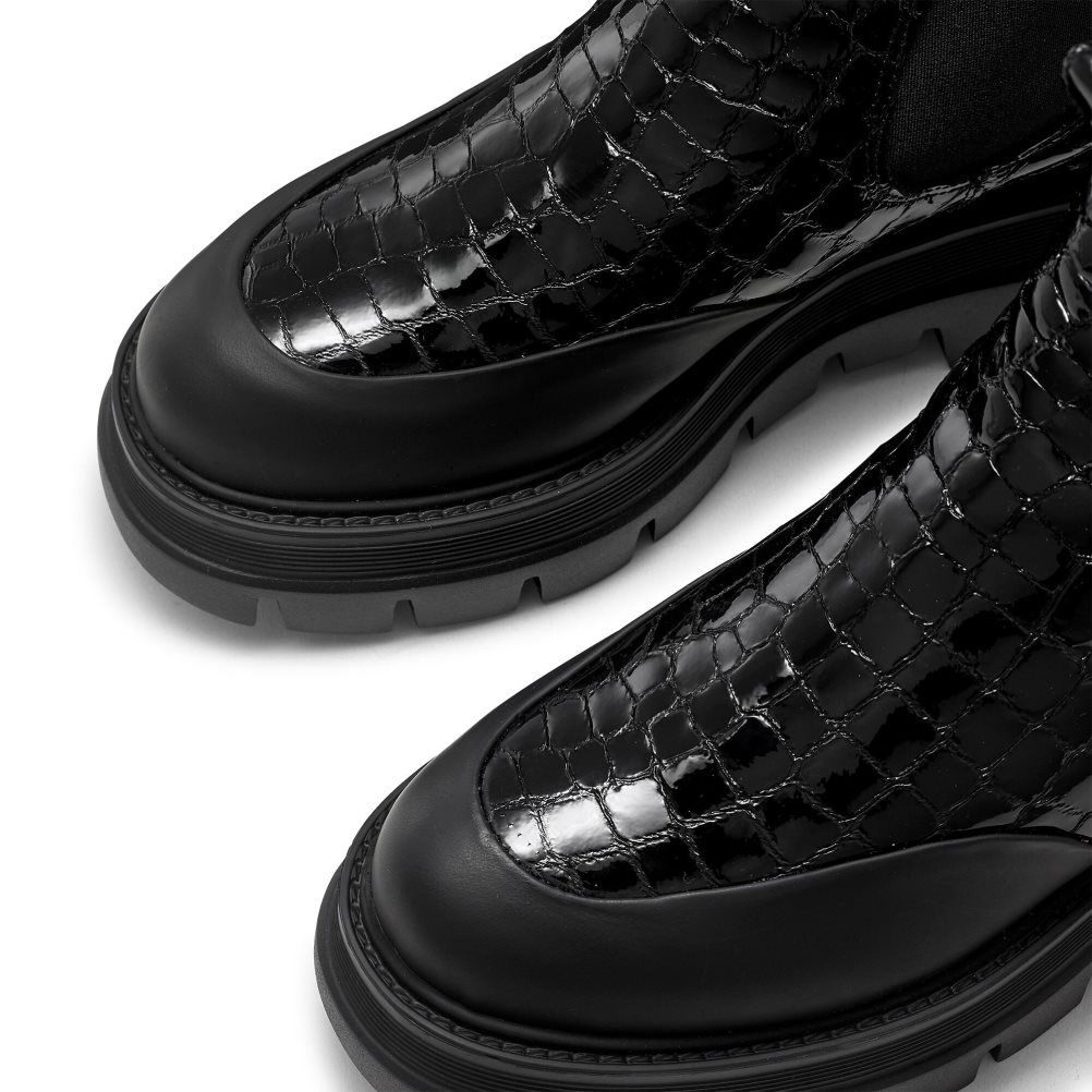 Black Russell And Bromley Conquer Women's Chelsea Boots | CA-2647G