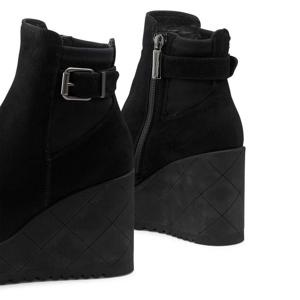 Black Russell And Bromley Royalty Dryleks Ankle Women's Wedge Boots | CA-3687G