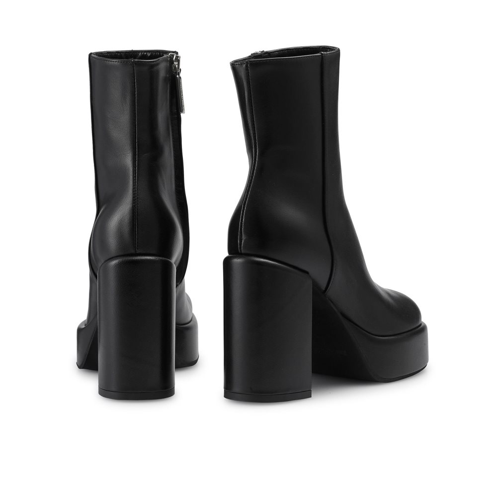 Black Russell And Bromley Webster Round Toe Women's Ankle Boots | CA-7623J