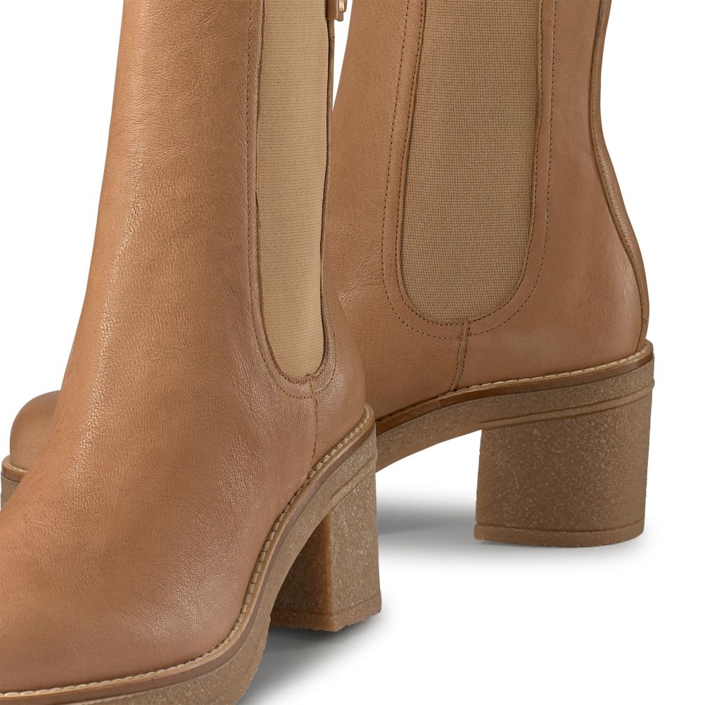 Brown Russell And Bromley Bootcut Crepe Sole Women's Chelsea Boots | CA-0571D