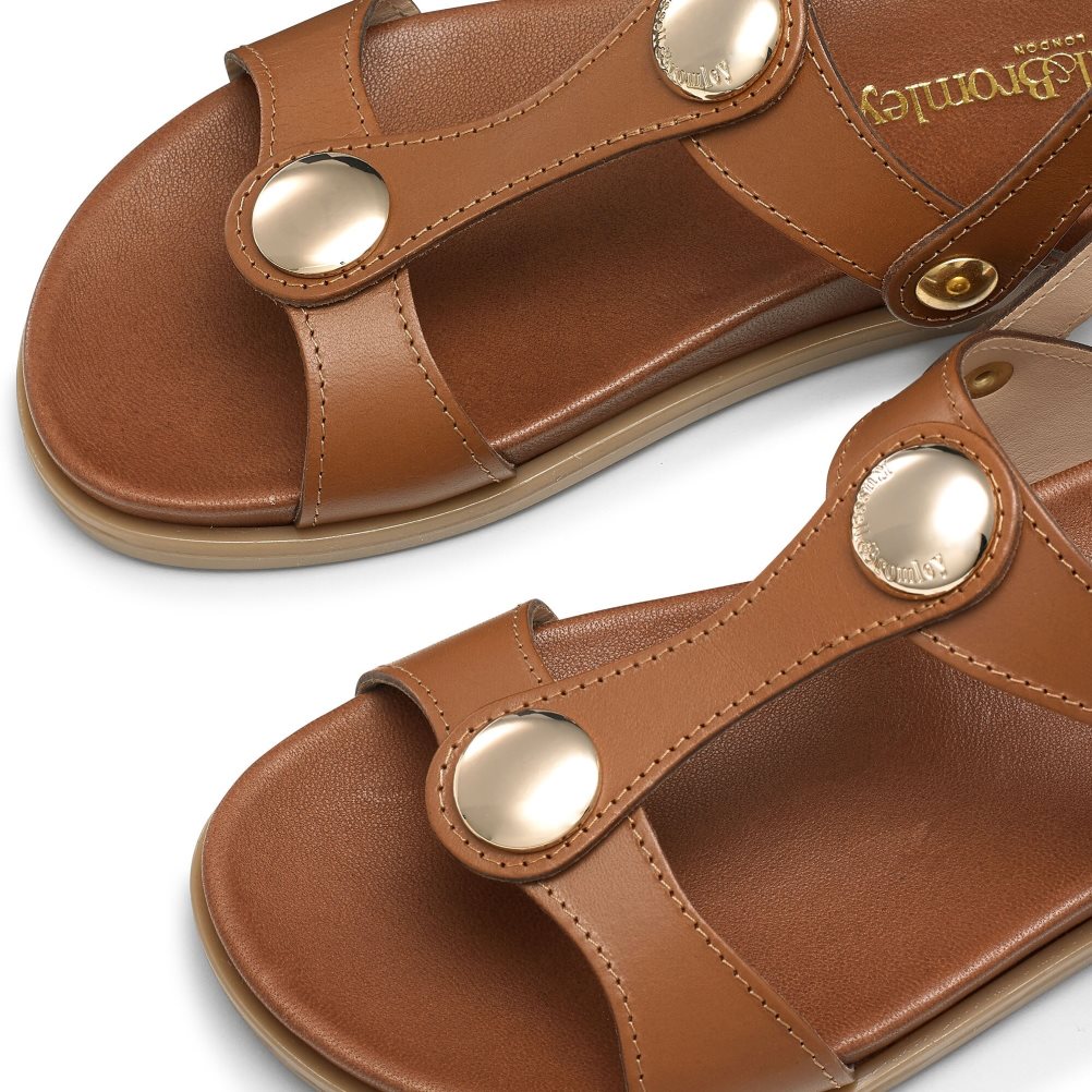 Brown Russell And Bromley Laura Disc Footbed Women's Flat Sandals | CA-8905V
