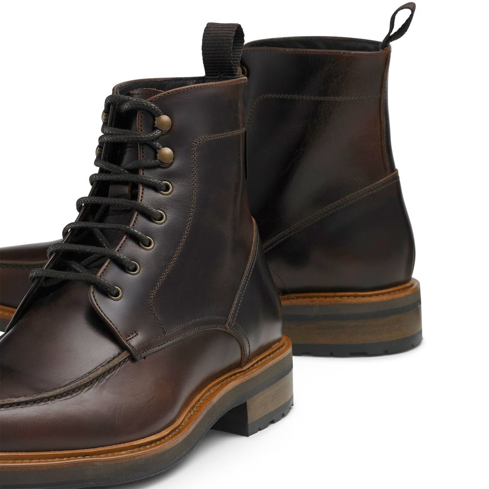 Chocolate Russell And Bromley Ambleside 5 Eyelet Men's Ankle Boots | CA-4783M