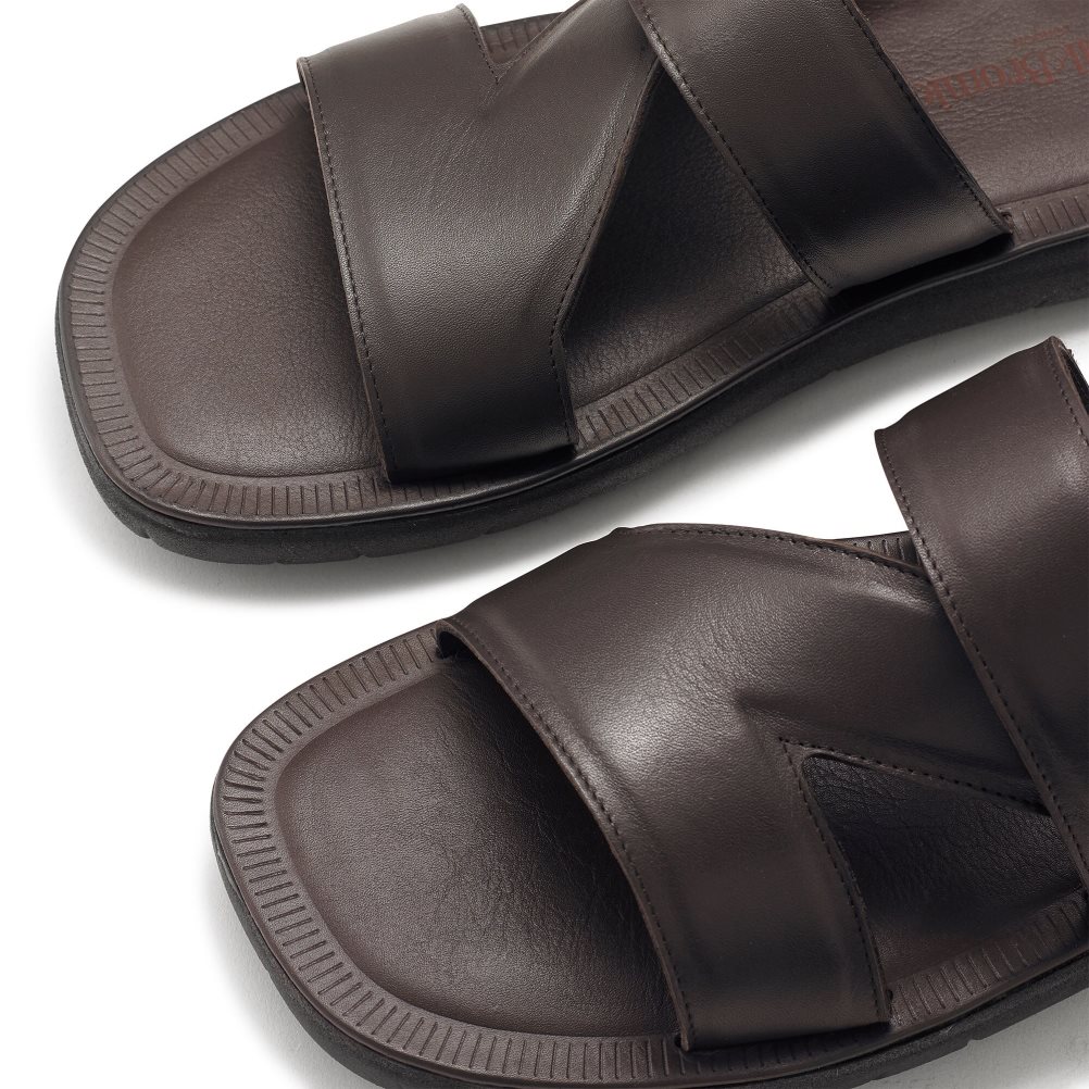 Chocolate Russell And Bromley Zeus Men's Slide Sandals | CA-6307S