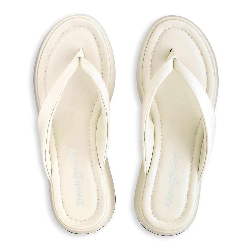 Cream Russell And Bromley Hoxton Toe Post Women's Flat Sandals | CA-3480V