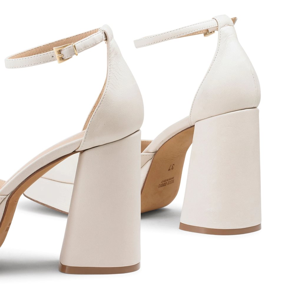 White Russell And Bromley Flawless Extreme Platform Women's Heels Sandals | CA-9120I