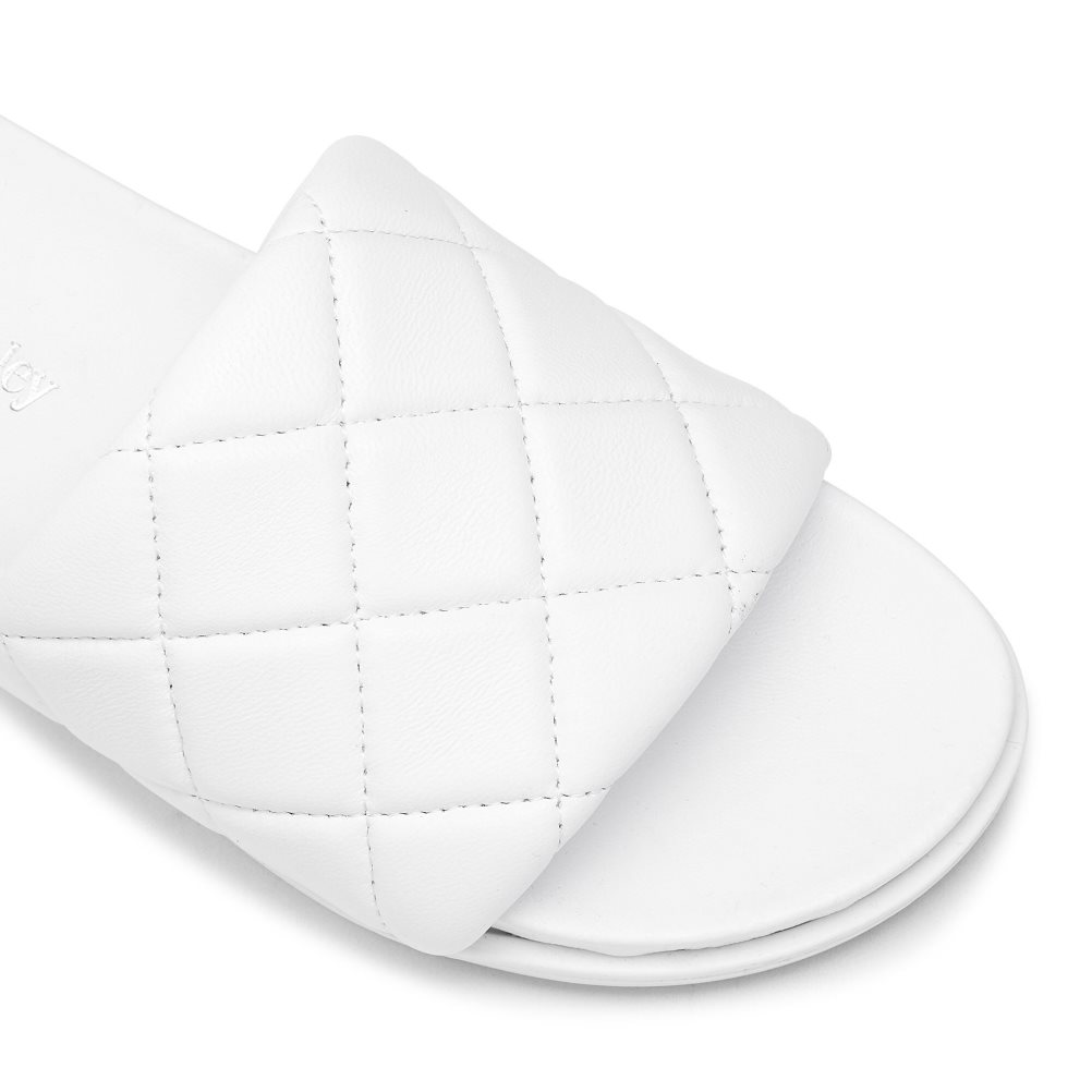 White Russell And Bromley Quilted Women's Slides | CA-0895Q