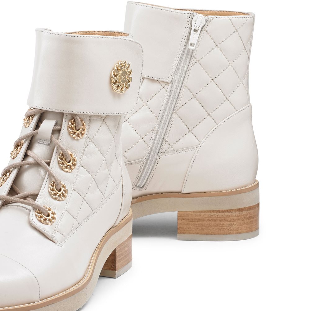 White Russell And Bromley Ringaroses Quilted Lace-up Women's Ankle Boots | CA-6723F